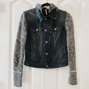 Free People Woman’s Black Distressed Denim Jacket With Removable Hoodie Size XS